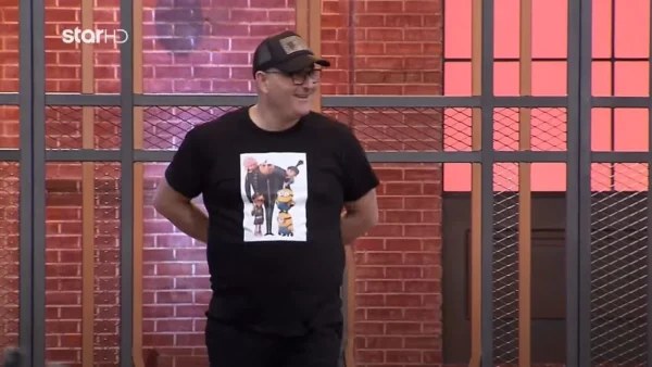 MasterChef 6: Επέστρεψε ο «Μπόμπαινας» στο παιχνίδι - Τρόλαρε τους πάντες με την μπλούζα του