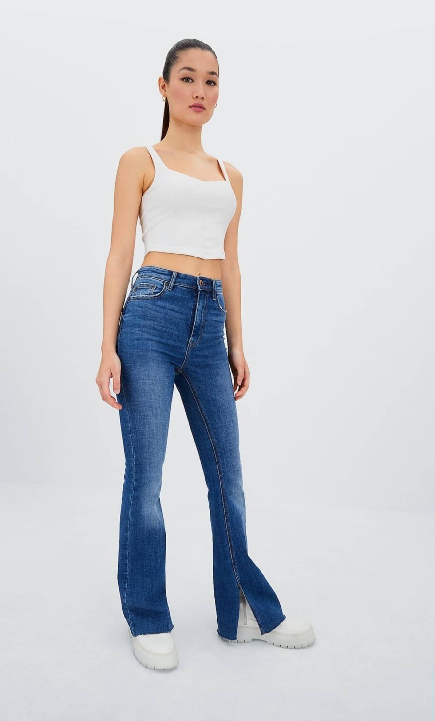 Μπλε jean από τα Stradivarius