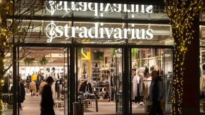 Πανζουρλισμός με τα πέδιλα τακούνι από τα Stradivarius - Βγαίνουν σε τρία χρώματα