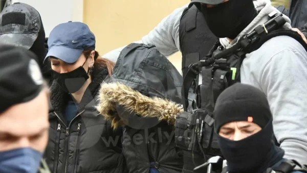 Πάτρα: Διέρρευσε φωτογραφία της Τζωρτζίνας και της Ίριδας από την δικογραφία που "καίει" την Πισπιρίγκου