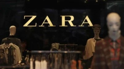 Κοστίζει 5,95 ευρώ και φοριέται όλες τις ώρες της ημέρας - Το μπλουζάκι των Zara που ξεπουλάει
