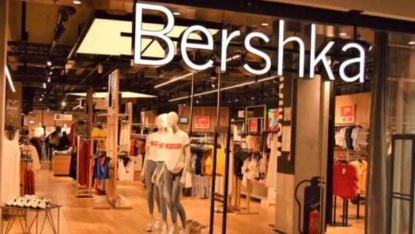 Έχουν γίνει ανάρπαστα τα slingback παπούτσια με τακούνια από τα Bershκa - Τα θέλουν όλες οι γυναίκες
