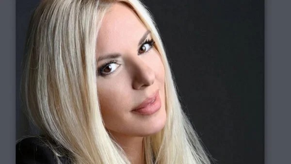 Και όμως είναι τόσο - Η Άννιτα Πάνια έσβησε τούρτα και αποκάλυψε την ηλικία της