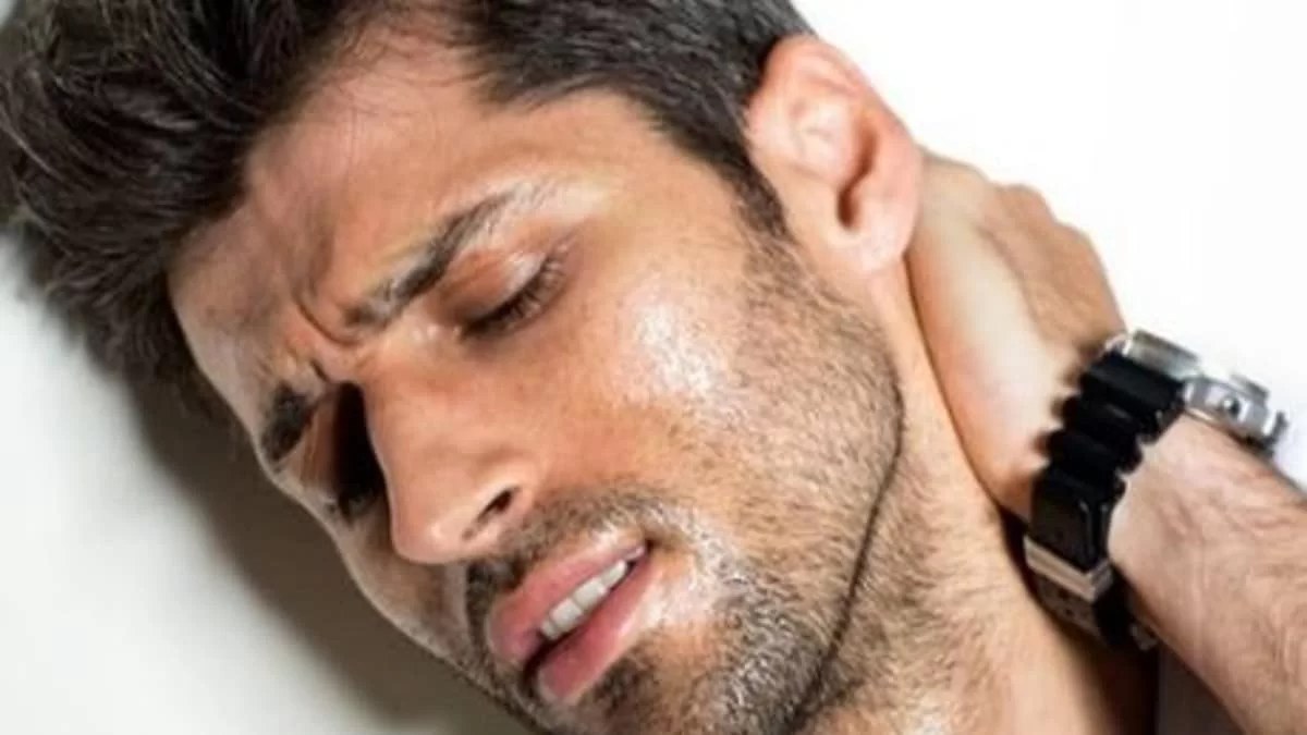 Έχει αναστατώσει τα πλήθη - Χαμός με την εμφάνιση του Αλέξη Παππά στη Μύκονο