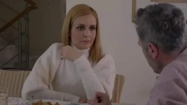 Άσε μας ρε μαμά: Η Αλίκη αρχίζει να ''παίζει'' με έναν  κινέζο επιχειρηματία - Η Έλλη βάζει μπρος μια μεγάλη έρευνα