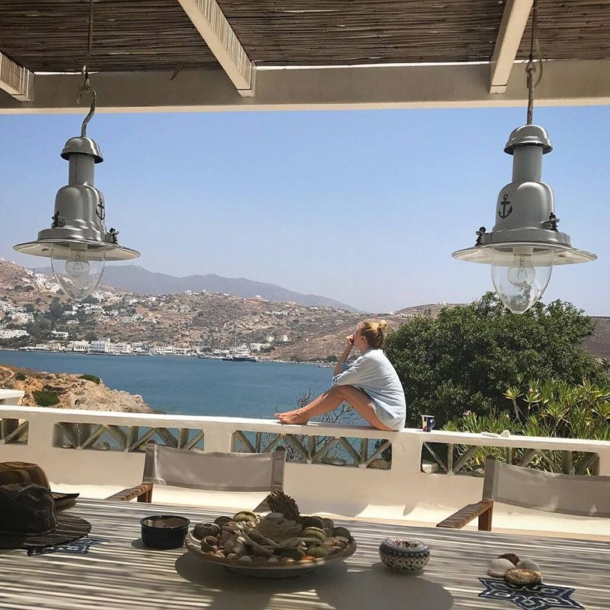 Το πανέμορφο εξοχικό της Σμαράγδας Καρύδη