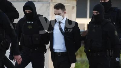 «Φάε ισόβια να ηρεμήσεις...» - Εντάσεις και αποδοκιμασίες κατά την άφιξη του  Αναγνωστόπουλου στο δικαστήριο