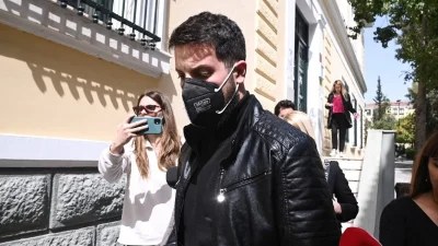 Πάτρα: Ρίγη συγκίνησης για το τραγούδι του Μάνου Δασκαλάκη αφιερωμένο στην Ίριδα και την Μαλένα
