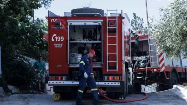 Φωτιά τώρα σε ψυχιατρική κλινική στη Γλυφάδα