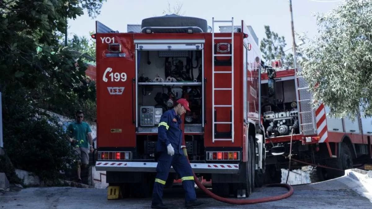 Φωτιά τώρα σε ψυχιατρική κλινική στη Γλυφάδα