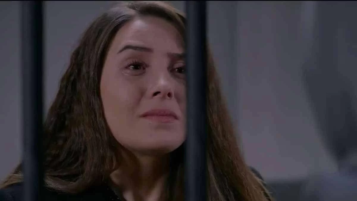 Elif: Η Μελέκ είναι αβοήθητη πίσω από τα σίδερα της φυλακής - Όλες οι εξελίξεις που δεν θα προβληθούν στην τηλεόραση