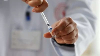 Κορωνοϊός: Ανοίγει η πλατφόρμα για την 4η δόση εμβολίου για τους πολίτες ηλικίας 60 και άνω