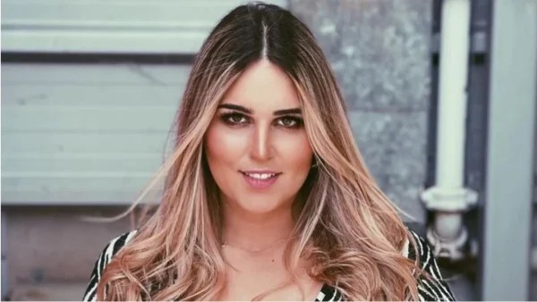 Με boho διάθεση και γεμάτη φυτά είναι διακοσμημένη η βεράντα της Εβελίνας Νικόλιζα