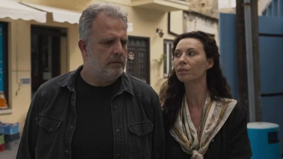 H Γη της Ελιάς: "Βόμβα"! Η Αρετή ξεχνάει τον Στάθη και τα φτιάχνει με τον...