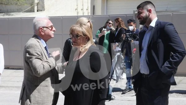 Απαρηγόρητη η σύντροφος του Γιώργου Καραϊβάζ - «Ήταν ένα έγκλημα κατά της δημοσιογραφίας»