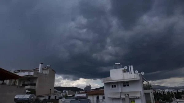 Καιρός 1/4: Τοπικές βροχοπτώσεις με συγκεντρώσεις σκόνης