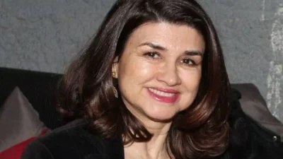 «Όταν επέστρεψα από το Κονγκό...» - Η Άννα Κουρή μοιράζεται αναμνήσεις από τα παιδικά της χρόνια