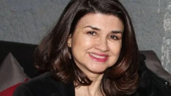 «Όταν επέστρεψα από το Κονγκό...» - Η Άννα Κουρή μοιράζεται αναμνήσεις από τα παιδικά της χρόνια