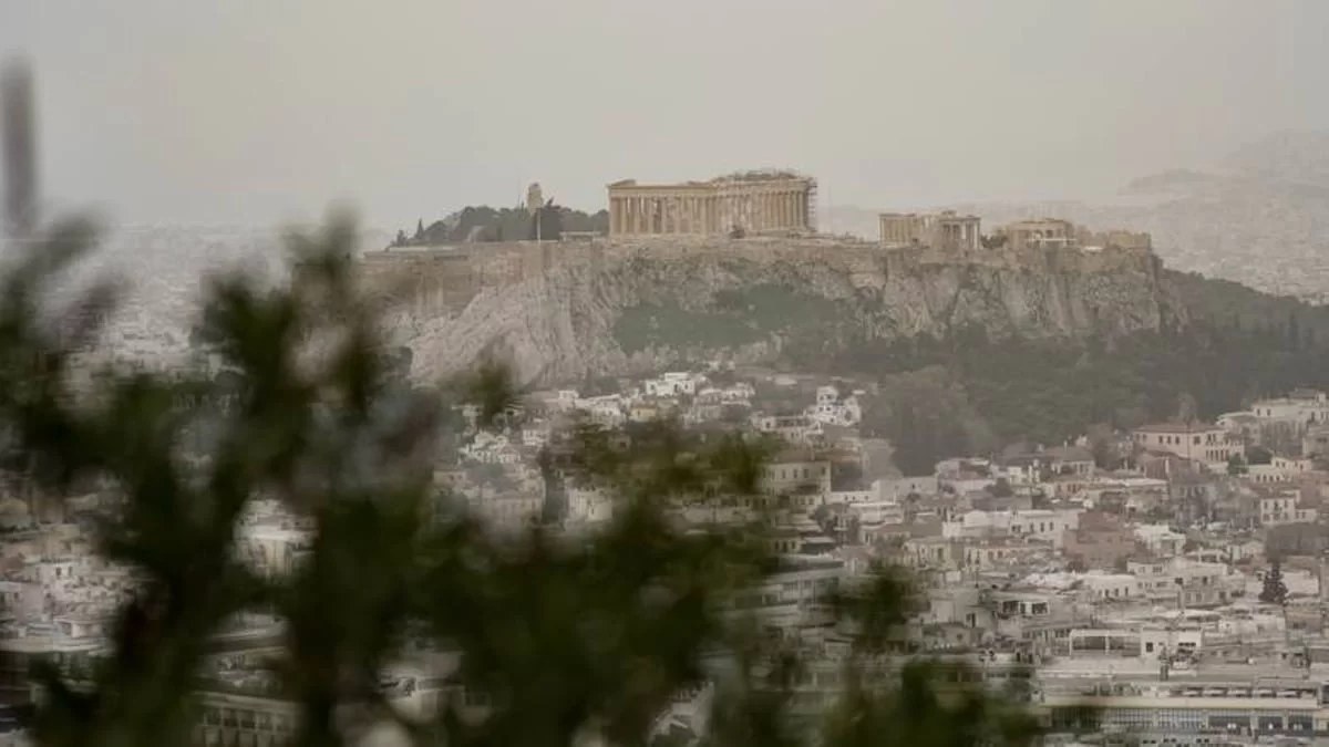Καιρός: Πόσο θα διαρκέσει η αφρικανική σκόνη στην ατμόσφαιρα - Οι συνθήκες που θα κάνουμε Πάσχα