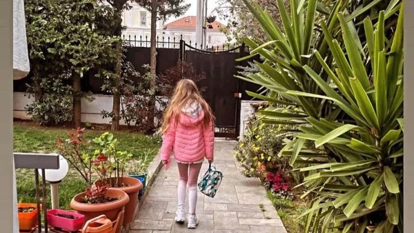 Insta poll: Ποιας celebrity κόρη είναι το κοριτσάκι της φωτογραφίας;