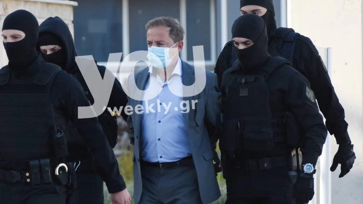 Εικόνες από το σπίτι του Δημήτρη Λιγνάδη - Ο πολυσυζητημένος πίνακας με το μικρό παιδί