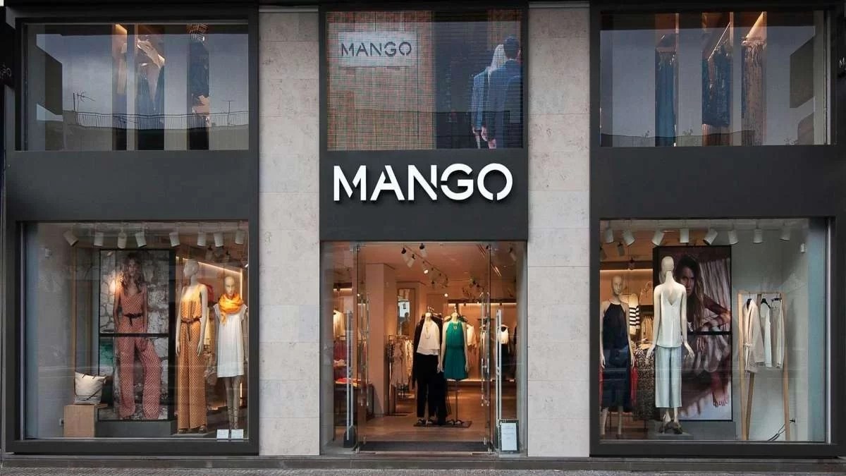 Ξεπουλάει στο λεπτό το μαύρο φόρεμα από τα Mango - Είναι must για την ντουλάπα σου