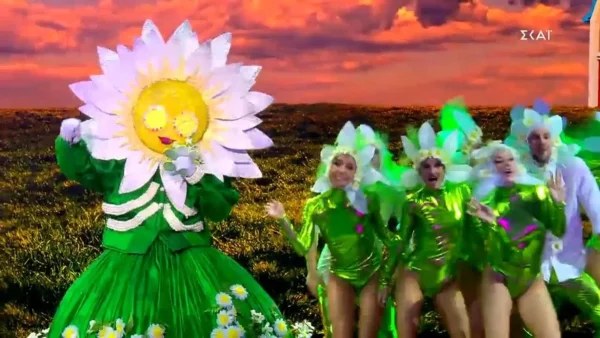The Masked Singer: Η Μαργαρίτα εισέβαλλε στο πλατό και τρέλανε τους κριτές - Στο μικροσκόπιο η Τζένη Μπότση