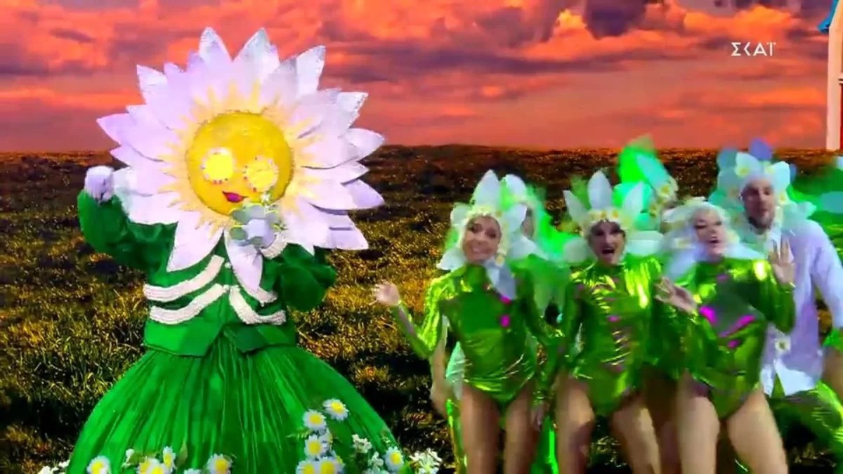 The Masked Singer: Η Μαργαρίτα εισέβαλλε στο πλατό και τρέλανε τους κριτές - Στο μικροσκόπιο η Τζένη Μπότση