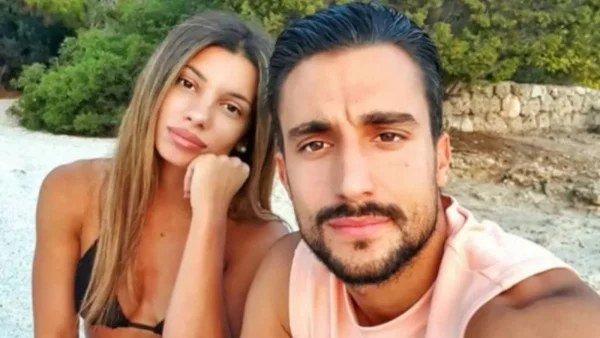 Ανεβαίνουν τα σκαλιά της εκκλησίας η Μαριαλένα Ρουμελιώτη και ο Σάκης Κατσούλης;