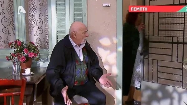 Μην αρχίζεις τη Μουρμούρα: Ο Μηνάς ξανάβλέπει ιπτάμενα φαντάσματα