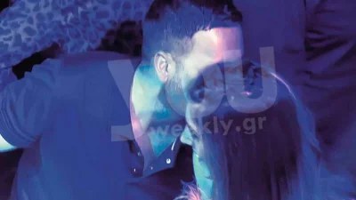 Χάδια και φιλιά σε νυχτερινό κέντρο - Αποκλειστικές φωτογραφίες από τον Πέτρο Κουσουλό και την σύζυγό του