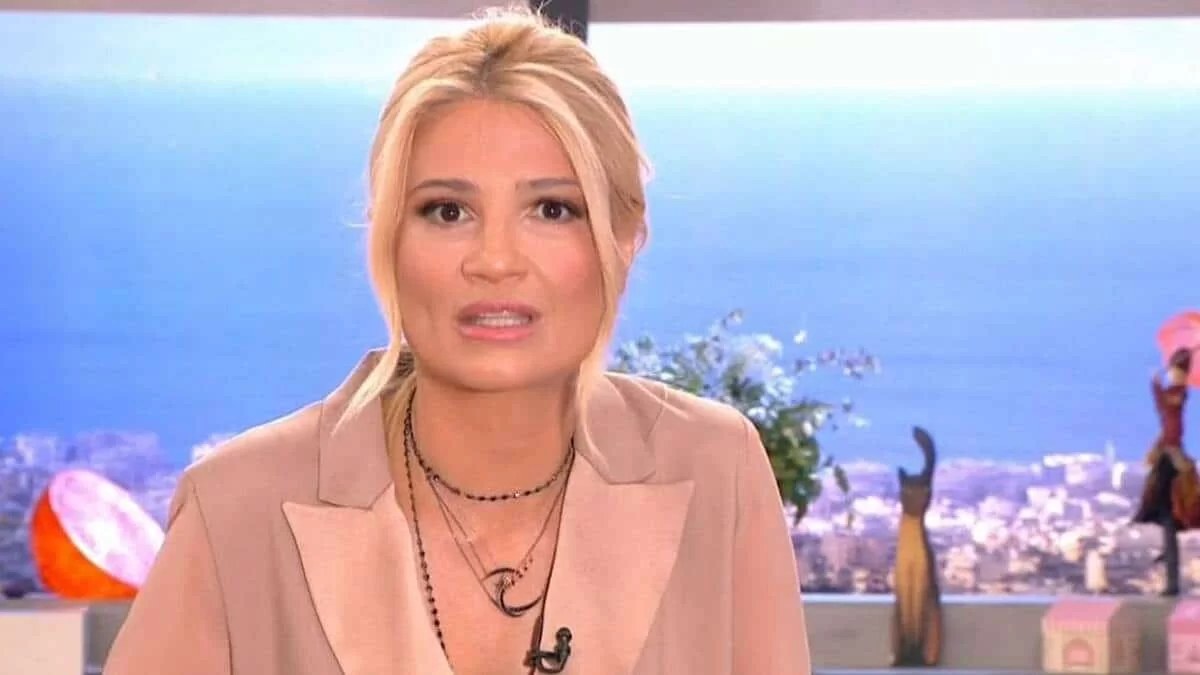 «Δείχνει τι καθρεφτίζεις» - Εξοργισμένη η Φαίη Σκορδά με τον Σπύρο Παπαδόπουλο