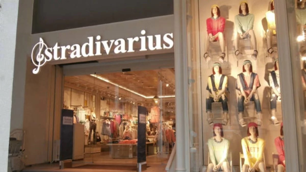 Τις φοράς από το πρωί μέχρι το βράδυ αυτές τις γόβες από τα Stradivarius - Βγαίνουν σε 4 χρώματα