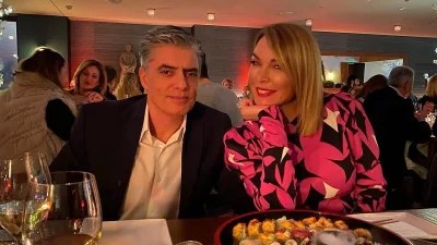Ταξίδι στο Παρίσι για την Τατιάνα Στεφανίδου και τον Νίκο Ευαγγελάτο - Φωτογραφία στον  Πύργο του Άιφελ