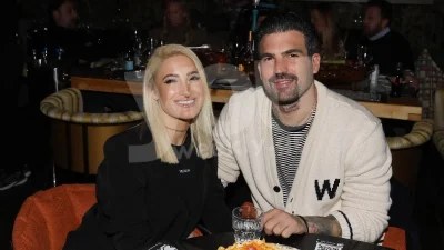 Ντυμένη στα μαύρα και καταρρακωμένη η Ιωάννα Τούνη μετά από την δύσκολη απώλεια της μητέρας της, Τάνιας