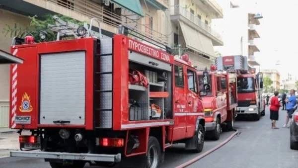 Φωτιά σε σπίτι στο Λουτράκι - Απεγκλωβίστηκε ηλικιωμένη