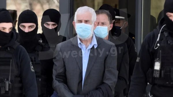 «Ο Πέτρος Φιλιππίδης με μείωνε, με πρόσβαλε, μου χαλούσε το κέφι»