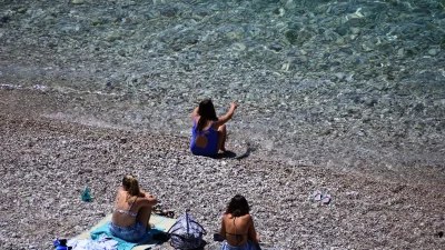 Καιρός 23/5: Λιακάδα και ζέστη σήμερα - Μέχρι πού θα φτάσει η θερμοκρασία;