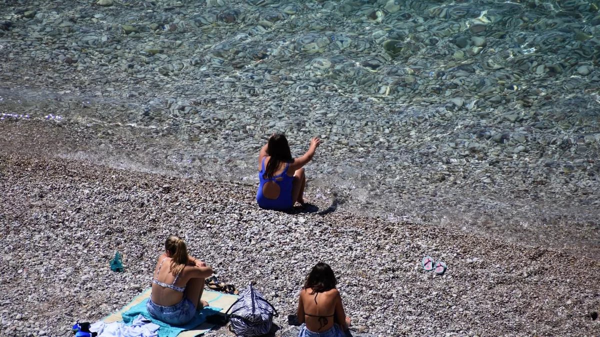 Καιρός 23/5: Λιακάδα και ζέστη σήμερα - Μέχρι πού θα φτάσει η θερμοκρασία;