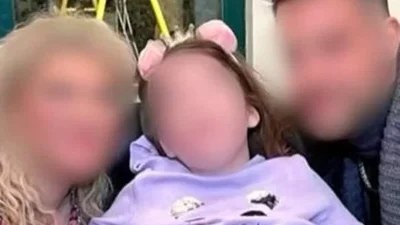 Πάτρα: Η μελανιά που είδε ο Μάνος στο μάγουλο της Τζωρτζίνας τη μέρα της κηδείας της - Τι συνέβη
