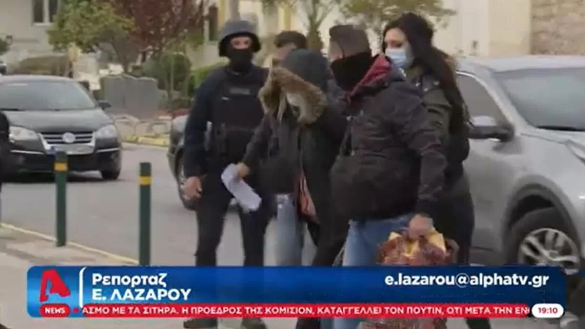 Πάτρα: «Η Ρούλα μας είχε πει ότι είχε τελειώσει νοσηλευτική» - Αποκαλυπτικός ο πατέρας του Μάνου