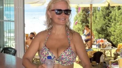58 ετών και βάζει κάτω 18άρες - Το μυστικό της Αγγελικής Νικολούλη για να διατηρεί το κορμί της
