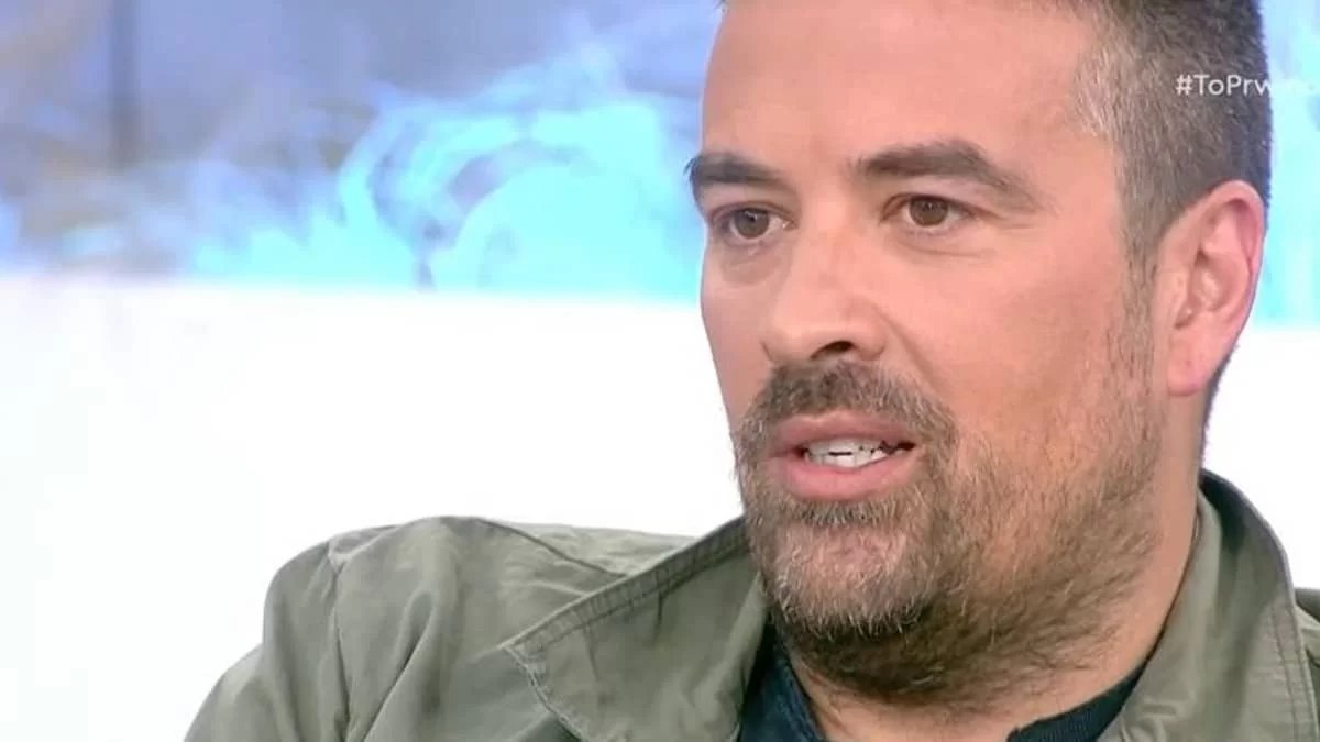 «Μένουμε στον ίδιο δρόμο, έχουμε περάσει μαζί...» - Ο Γιάννης Αϊβάζης "λύνει" τη σιωπή του για τη σχέση του με τον Φιλιππίδη