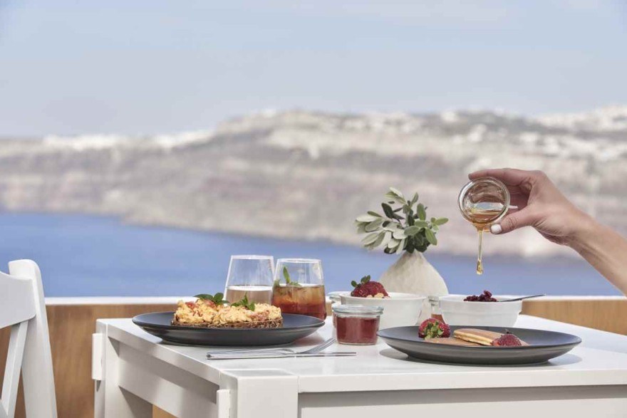 Apanemo Hotel and Suites