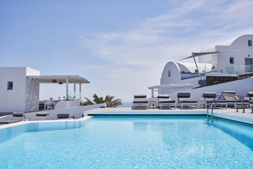 Apanemo Hotel and Suites