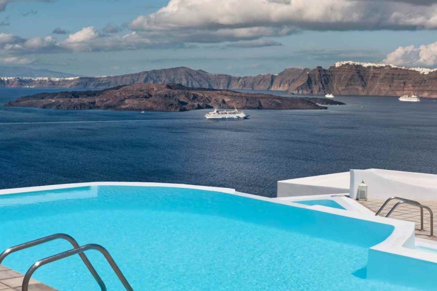 Apanemo Hotel and Suites