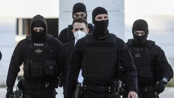 Δίκη Γλυκά Νερά: Ξέσπασε σε κλάματα ο Μπάμπης Αναγνωστόπουλος - Τι συνέβη