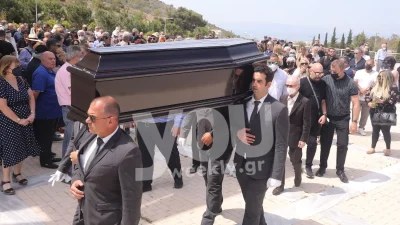 «Καλό ταξίδι στο φως, ήταν ένας...» - Συντετριμμένη η Σάντρα Βουτσά στην κηδεία του Δάκη