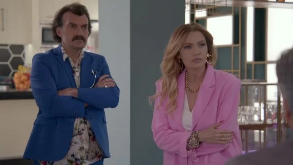 Άσε μας ρε Μαμά: Ψυχολογικά ράκος η Ρωξάνη