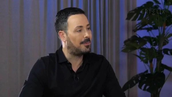 Συγκλονίζει ο Πέτρος Κουσουλός με την σπάνια αποκάλυψή του - «Έμαθα ότι η γυναίκα μου είναι έγκυος ενώ νοσηλευόταν»